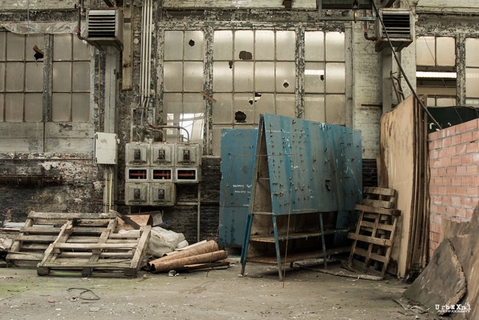 train shed hangar nmbs